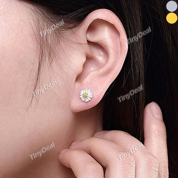 Korean Version of the New fashion Cute Small Daisy Flower Ear Stud Earrings Jewelry